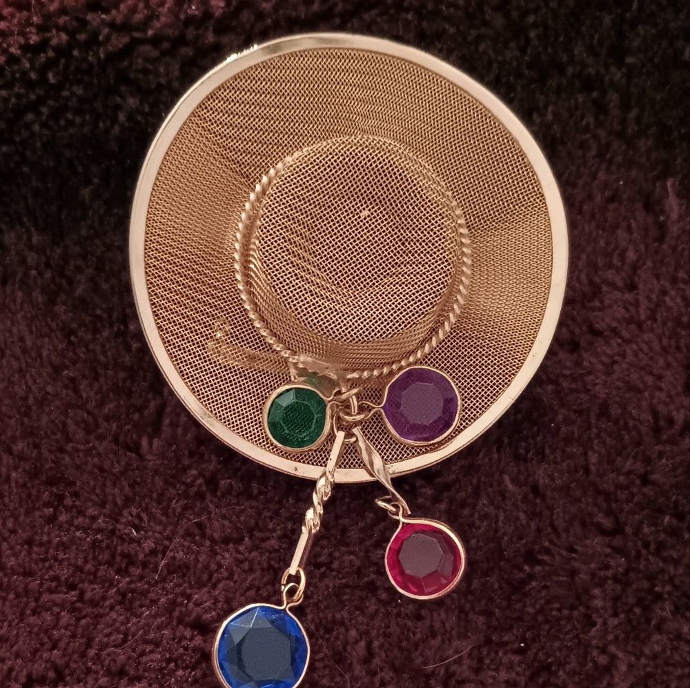 Vintage Goldtone Mesh Hat W/Dangling Colored Stones